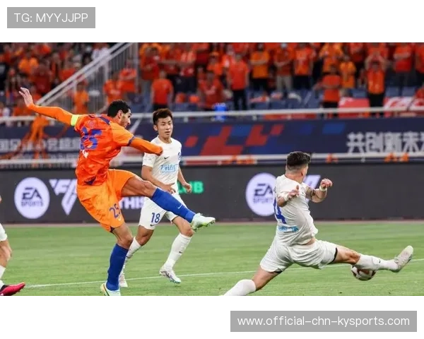 辽宁铁人冬窗引入16名新援，严鼎皓李提香中场合练展现顶级默契